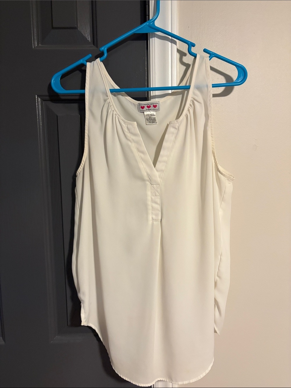 Three Hearts Cream Sleeveless V-Neck Camisole